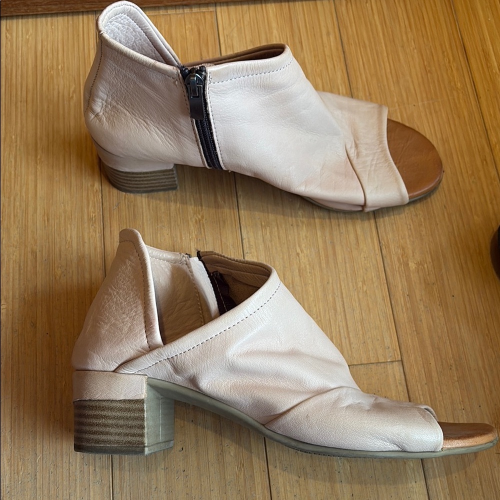 Everly Cream Open-Toe Leather Mule with Side Zip